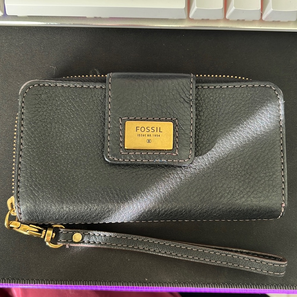 Fossil Wristlet